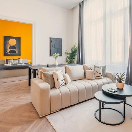 Exclusive Central 3Bedrm Stylish Residence By Prestige Homes Budapest Exteriör bild