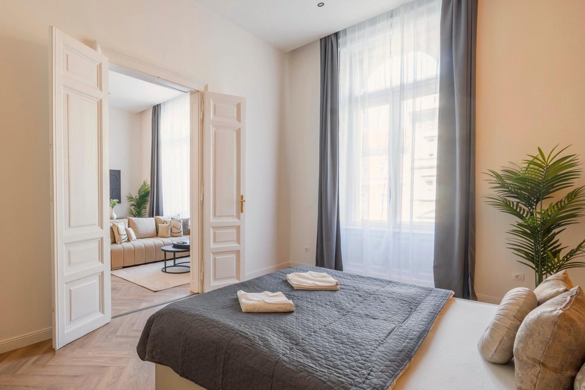 Exclusive Central 3Bedrm Stylish Residence By Prestige Homes Budapest Exteriör bild