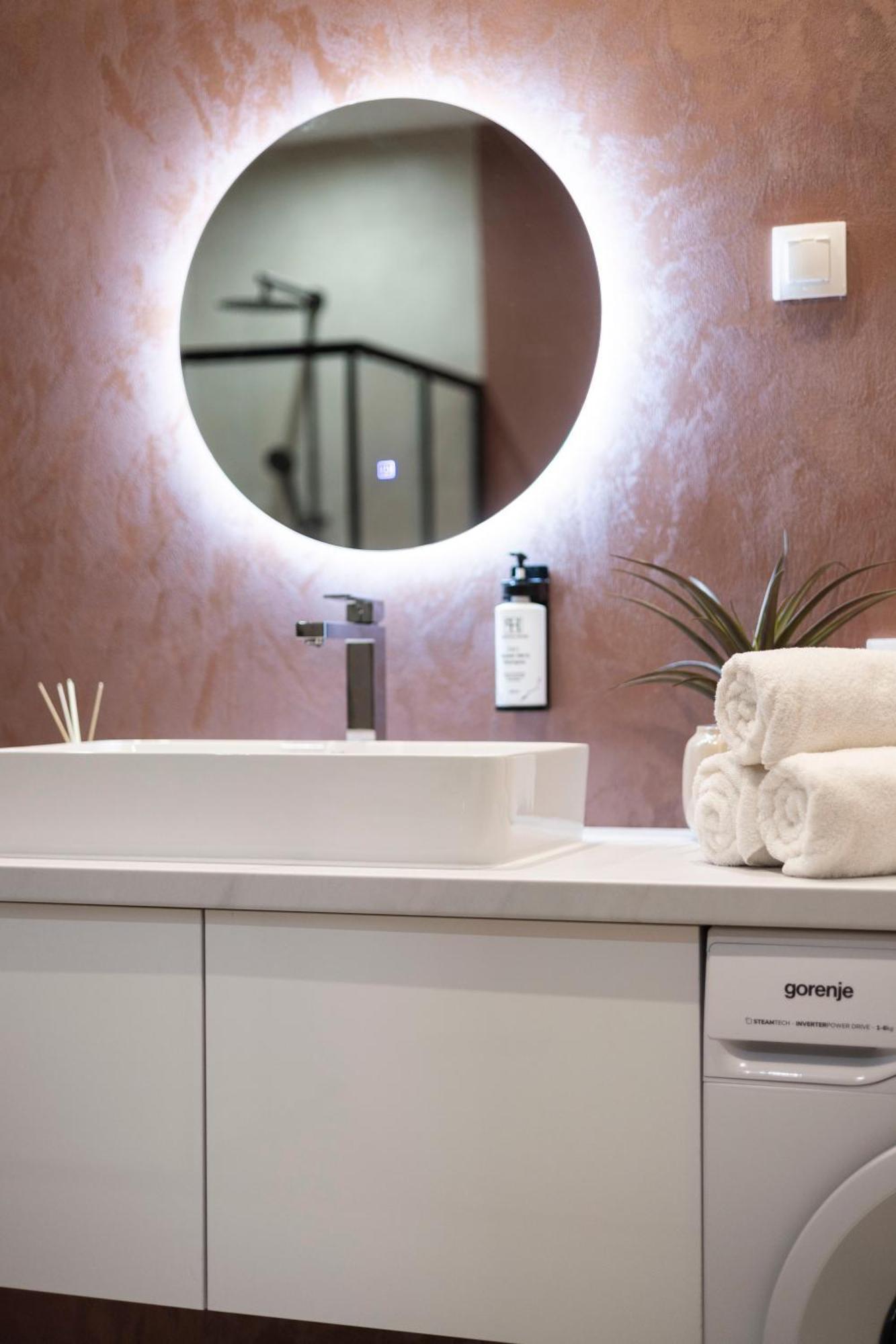 Exclusive Central 3Bedrm Stylish Residence By Prestige Homes Budapest Exteriör bild